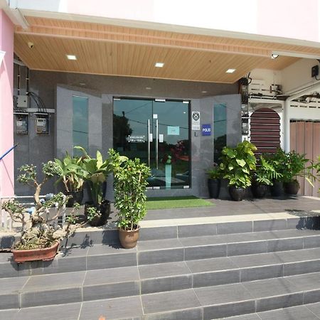 56 Hotel Mentekab Exterior foto